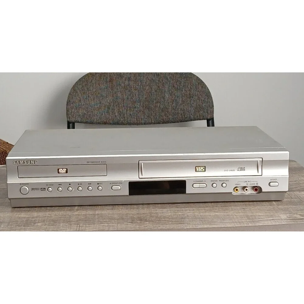 Samsung VCR DVD-V4600C. Silver. DVD/VHS Combo. PARTS ONLY. No Remote.